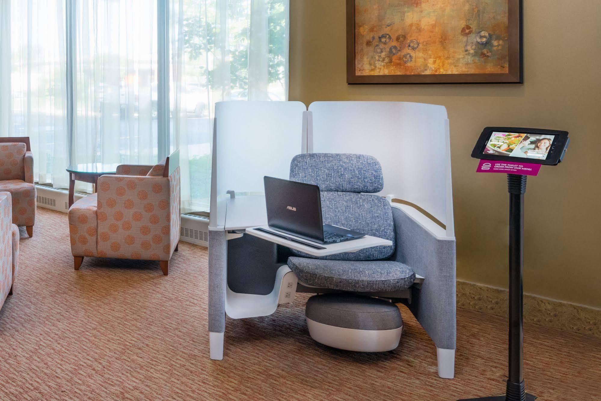 Sonesta Milwaukee West Wauwatosa Hotel Bagian luar foto