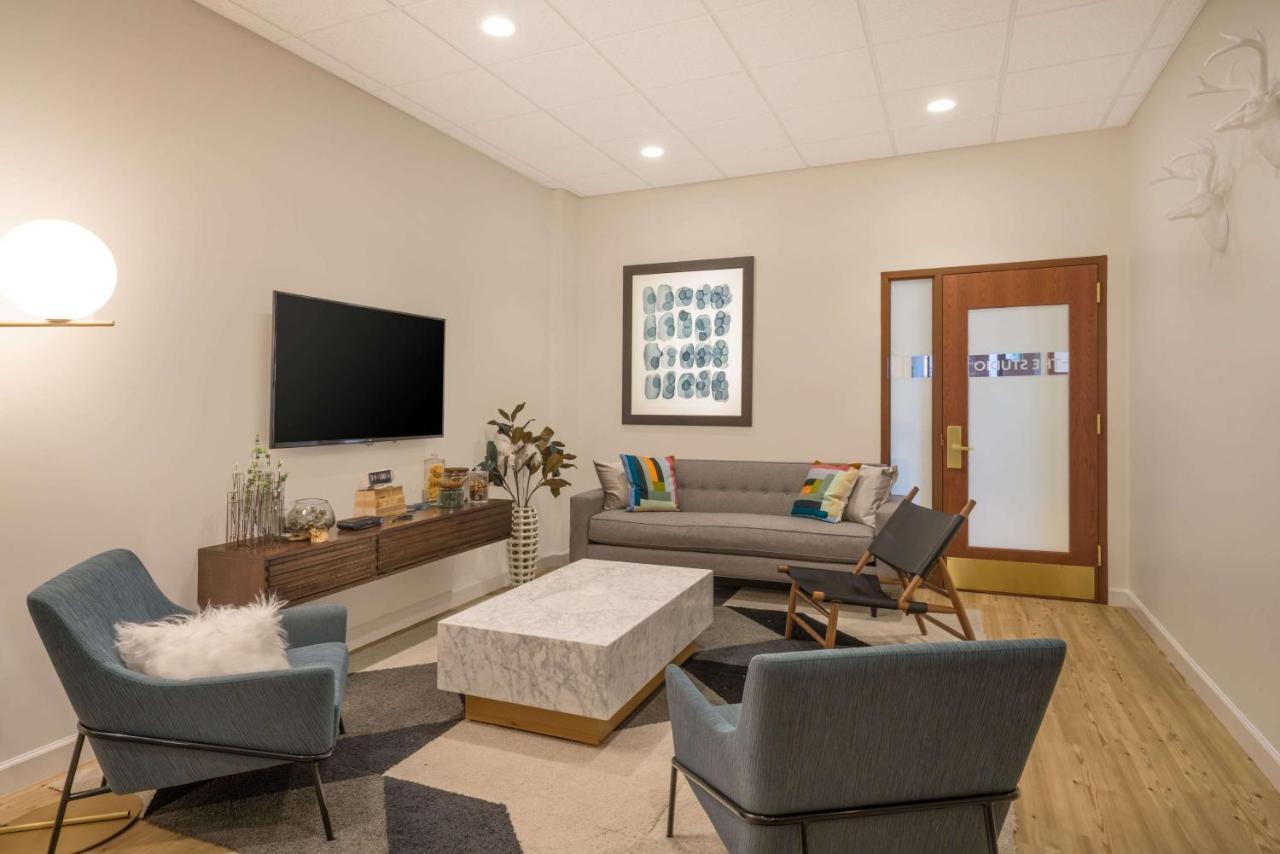 Sonesta Milwaukee West Wauwatosa Hotel Bagian luar foto
