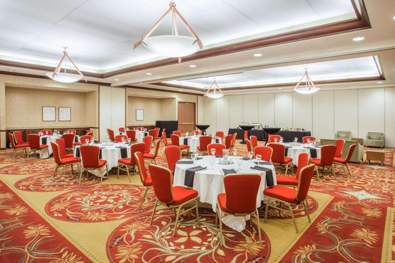 Sonesta Milwaukee West Wauwatosa Hotel Bagian luar foto