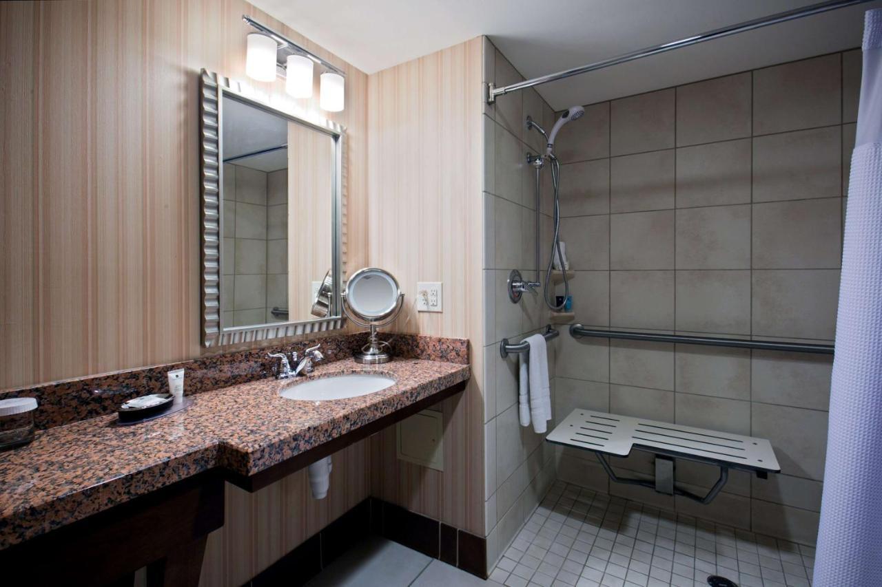 Sonesta Milwaukee West Wauwatosa Hotel Bagian luar foto