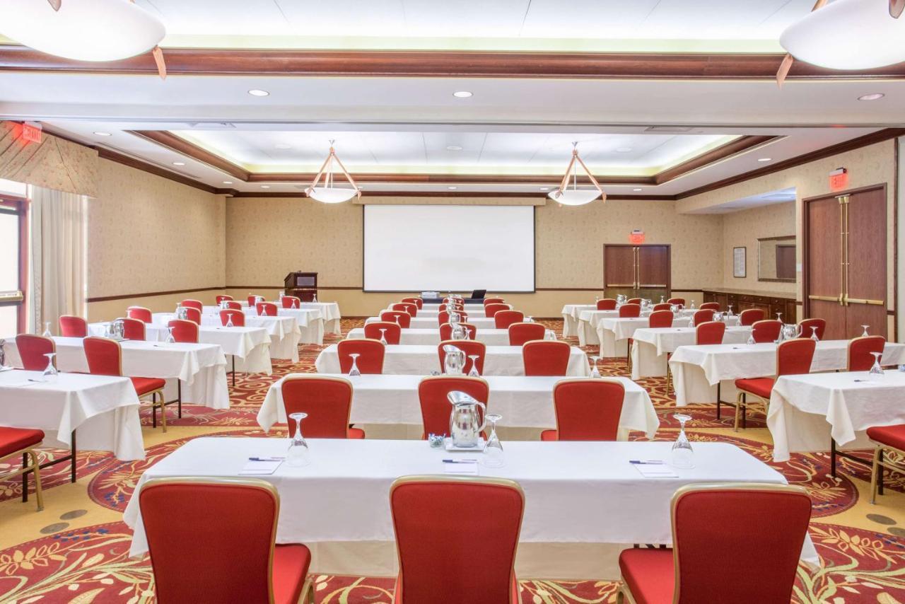 Sonesta Milwaukee West Wauwatosa Hotel Bagian luar foto