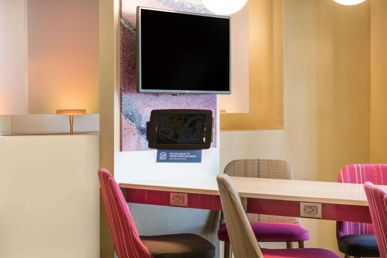 Sonesta Milwaukee West Wauwatosa Hotel Bagian luar foto