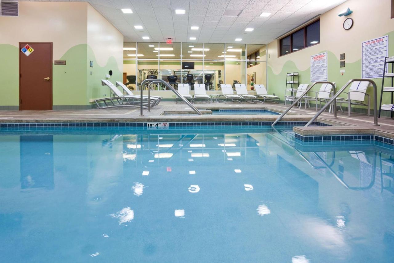 Sonesta Milwaukee West Wauwatosa Hotel Bagian luar foto