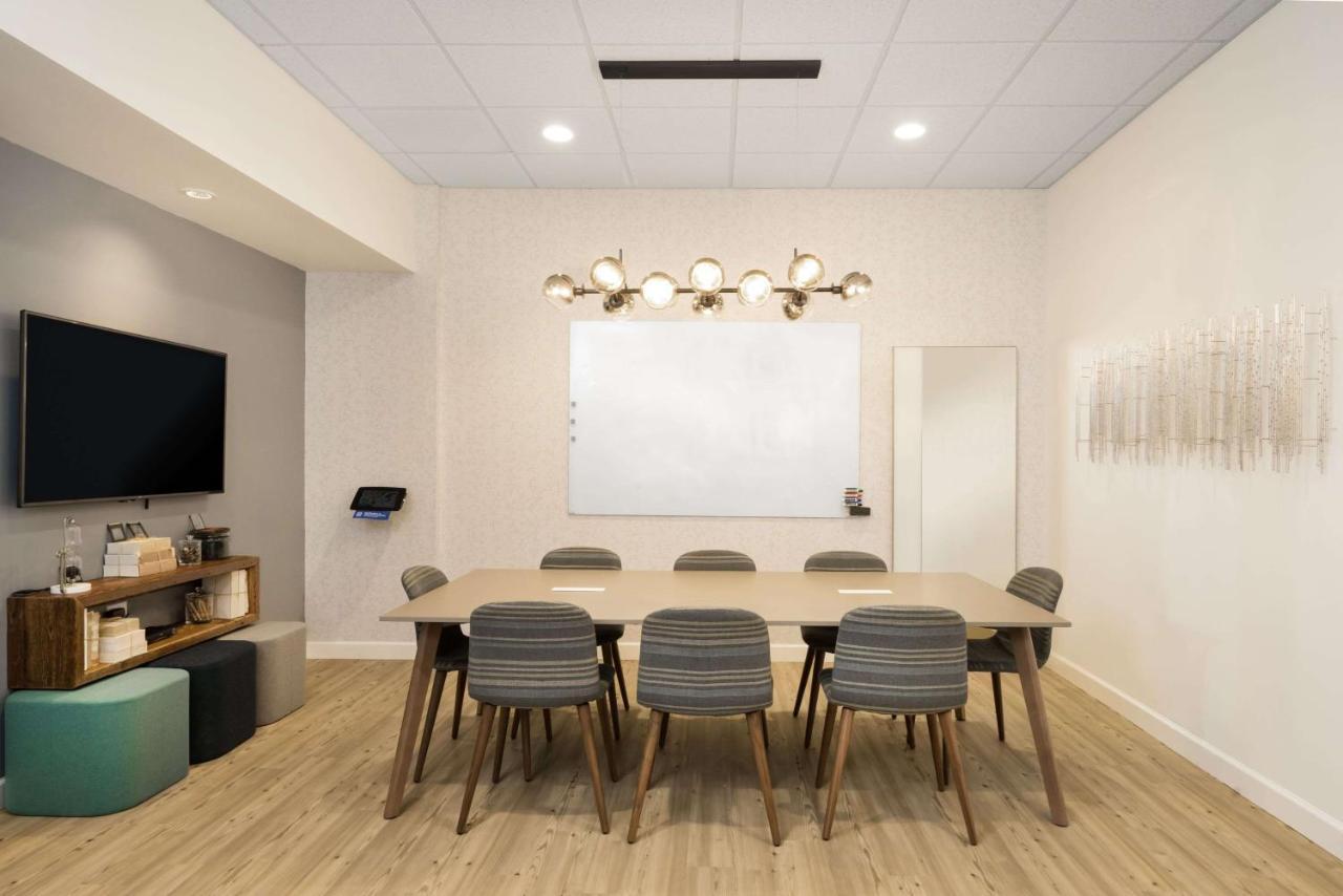 Sonesta Milwaukee West Wauwatosa Hotel Bagian luar foto
