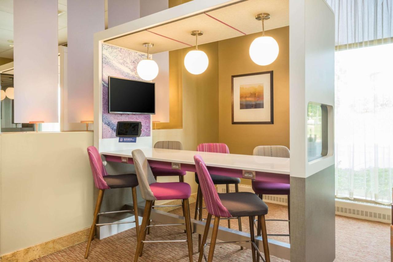 Sonesta Milwaukee West Wauwatosa Hotel Bagian luar foto