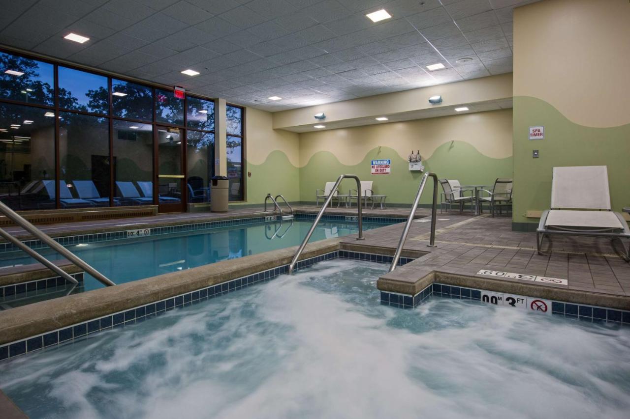 Sonesta Milwaukee West Wauwatosa Hotel Bagian luar foto